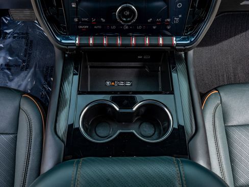 Used 2025 GMC Yukon AT4 w/ AT4 Premium Package image 28