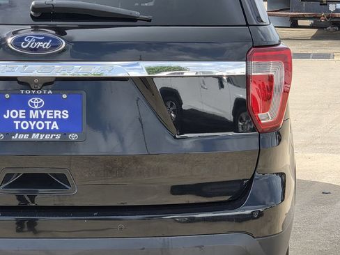 Used 2017 Ford Explorer Limited FWD image 9