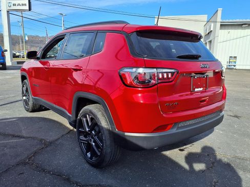 New 2026 Jeep Compass Latitude AWD/4WD image 3