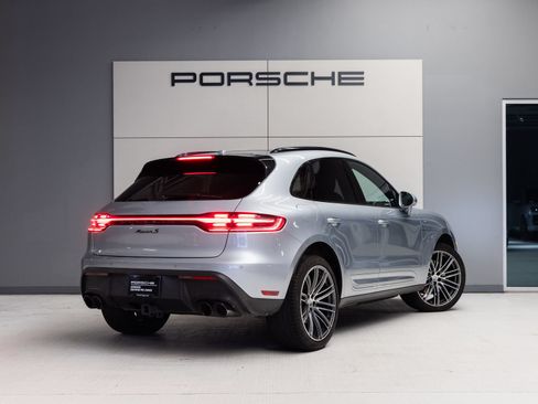 Certified 2024 Porsche Macan S AWD/4WD image 7
