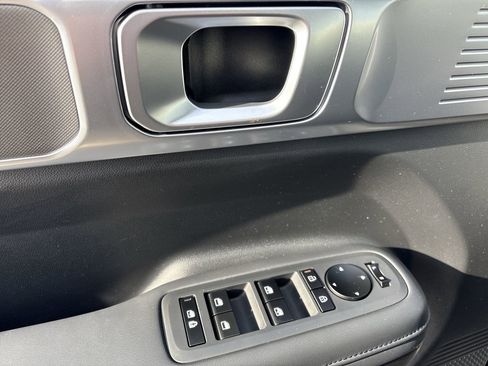 Used 2025 Hyundai Santa Fe SEL image 12