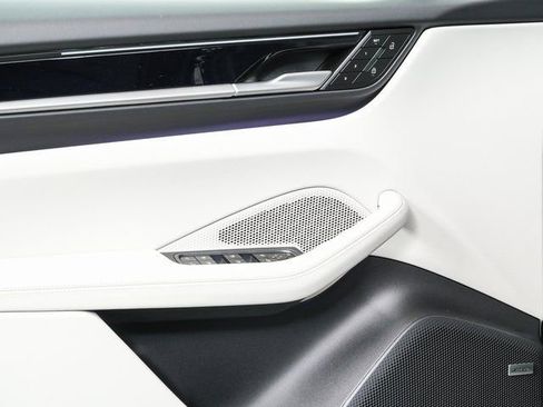 New 2026 Porsche Macan 4S Electric image 6