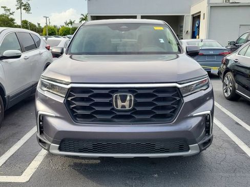 Used 2023 Honda Pilot EX-L image 2