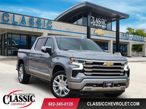 Used 2025 Chevrolet Silverado 1500 High Country w/ High Country Premium Package AWD/4WD image 1