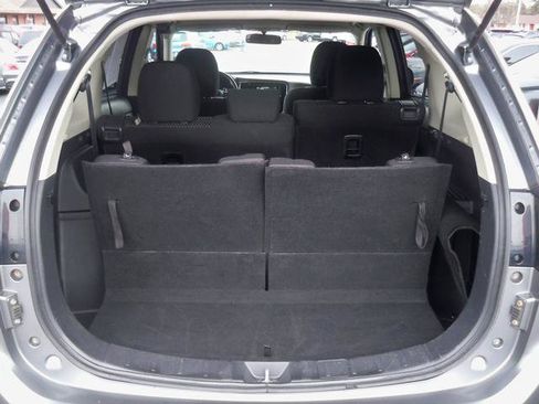 Used 2017 Mitsubishi Outlander ES AWD/4WD image 16