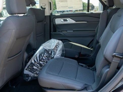 New 2026 Ford Explorer Active AWD/4WD image 9
