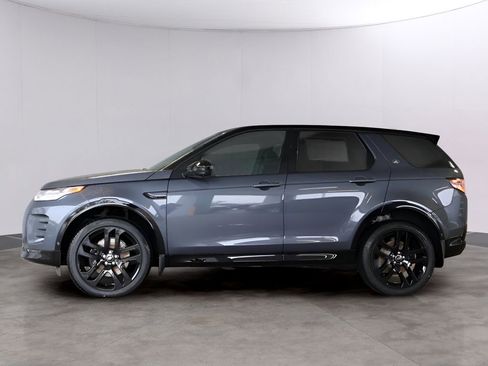 New 2025 Land Rover Discovery Sport Dynamic SE image 8
