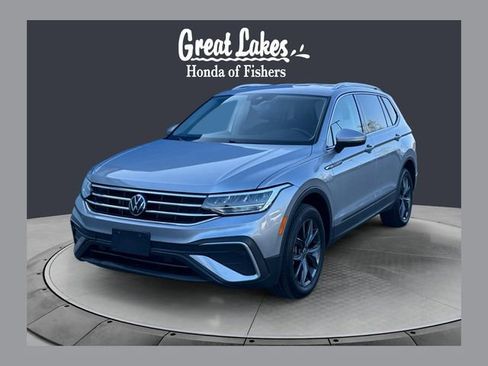 Used 2022 Volkswagen Tiguan SE image 1