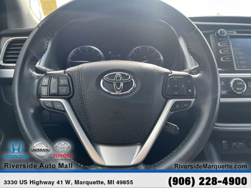 Used 2019 Toyota Highlander AWD V6 image 21
