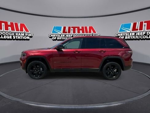 Used 2023 Jeep Grand Cherokee Limited w/ Luxury Tech Group II AWD/4WD image 5