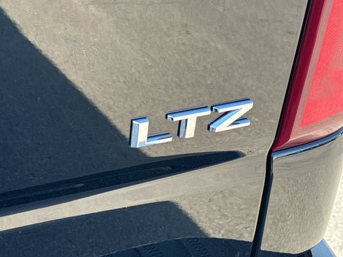 Used 2019 Chevrolet Silverado 1500 LTZ w/ LTZ Plus Package AWD/4WD image 10