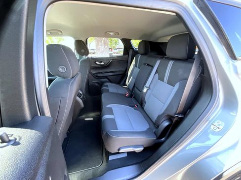 Used 2025 Chevrolet Blazer LT AWD/4WD image 20