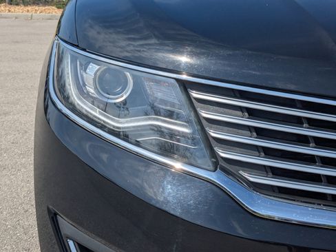 Used 2017 Lincoln MKX Reserve image 10