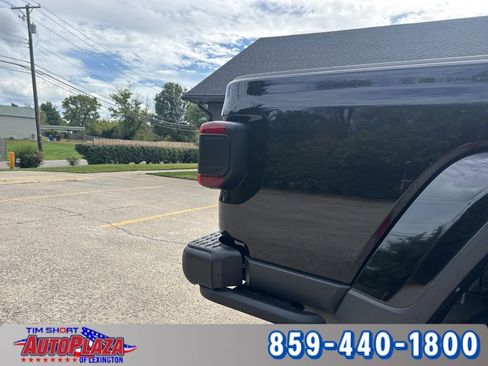 Used 2021 Jeep Gladiator Sport image 19