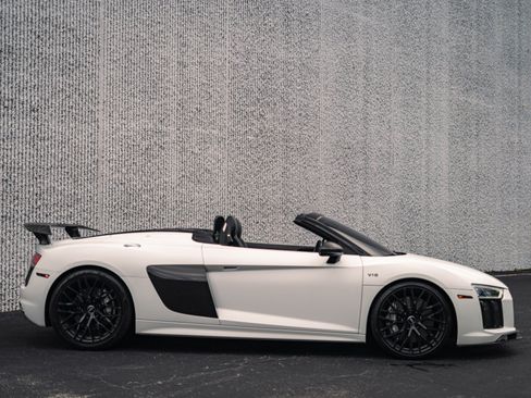 Used 2018 Audi R8 V10 plus AWD/4WD image 38