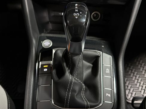New 2026 Volkswagen Taos SE AWD/4WD image 38