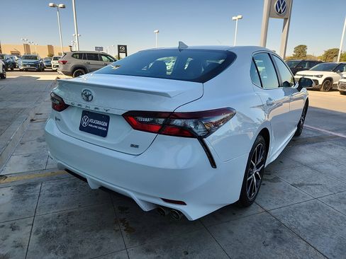 Used 2023 Toyota Camry SE image 7