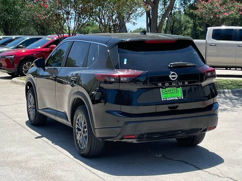 Used 2025 Nissan Rogue S FWD image 4