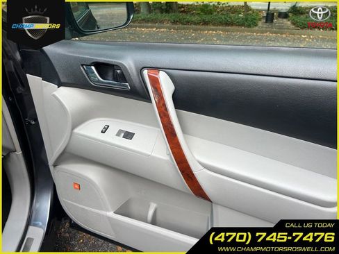 Used 2013 Toyota Highlander Limited image 31