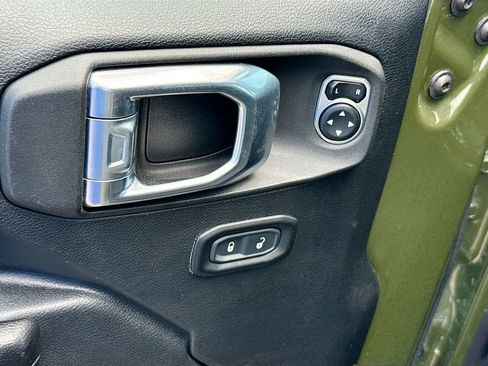 Used 2021 Jeep Gladiator Sport AWD/4WD image 19