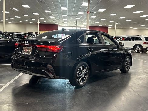 Used 2023 Kia Forte LXS w/ LXS Technology Package FWD image 7