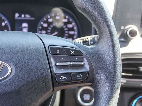 Used 2023 Hyundai Kona SEL AWD/4WD image 32