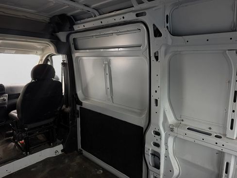 Used 2023 RAM ProMaster 2500 FWD image 28