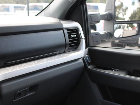 Used 2023 Ford F250 XLT w/ F-250 >10K GVWR Package image 20