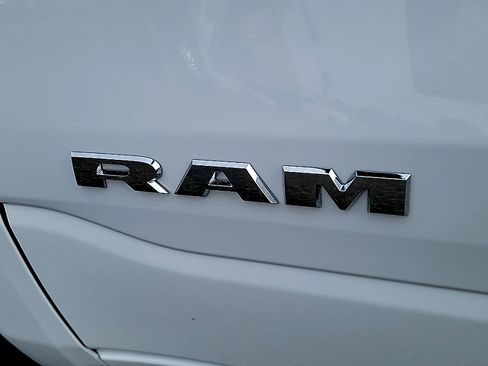 Used 2024 RAM 1500 Big Horn AWD/4WD image 31