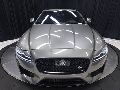 Used 2018 Jaguar XF S image 47