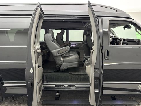 Used 2020 GMC Savana 2500 Extended w/ Enhanced Convenience Package RWD image 7