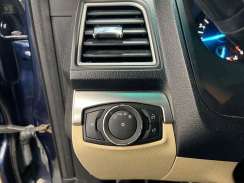 Used 2017 Ford Explorer FWD image 18