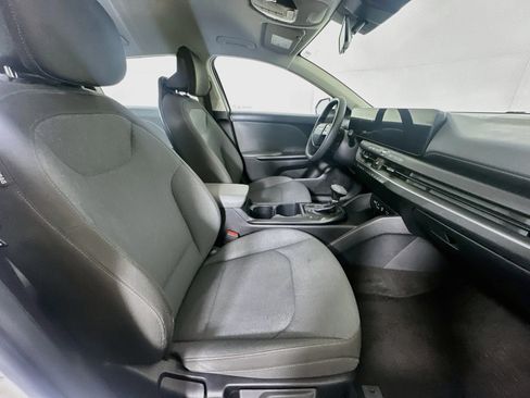 Used 2025 Kia K4 FWD image 29
