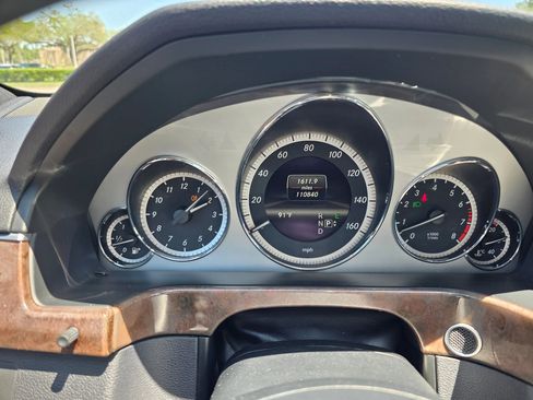 Used 2013 Mercedes-Benz E 350 4MATIC Sedan image 8