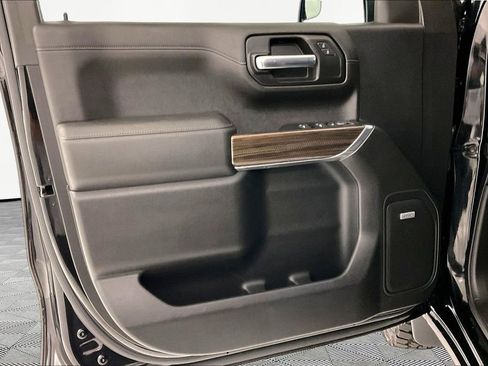 Used 2019 Chevrolet Silverado 1500 LT Trail Boss AWD/4WD image 18