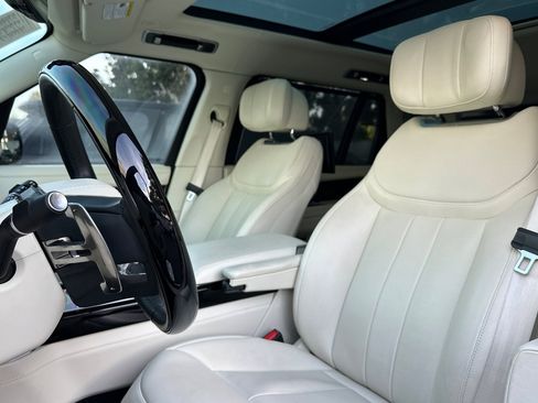 Used 2024 Land Rover Range Rover Long Wheelbase Autobiography image 6