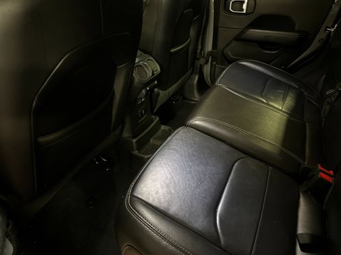 Used 2022 Jeep Wrangler Unlimited Sahara w/ Safety Group image 11