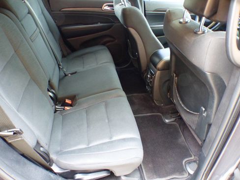 Used 2016 Jeep Grand Cherokee Laredo w/ Quick Order Package 23E image 19