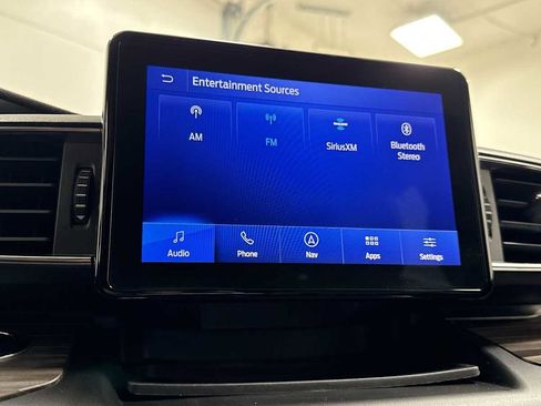 Used 2020 Ford Explorer Limited image 18