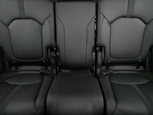 Certified 2025 Honda Pilot EX-L image 13