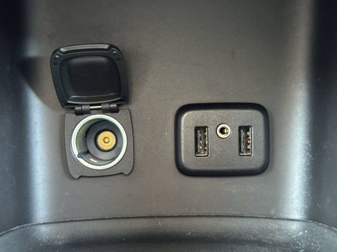 Used 2019 GMC Acadia SLE w/ LPO, Floor Liner Package FWD image 33