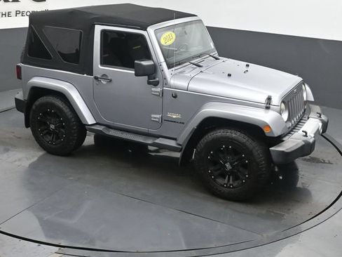 Used 2013 Jeep Wrangler Sahara w/ Dual Top Group AWD/4WD image 33
