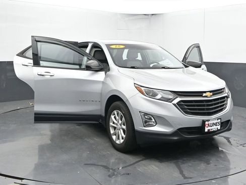 Used 2018 Chevrolet Equinox LS FWD image 48