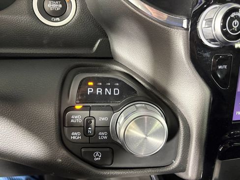 Used 2025 RAM 1500 Laramie AWD/4WD image 21
