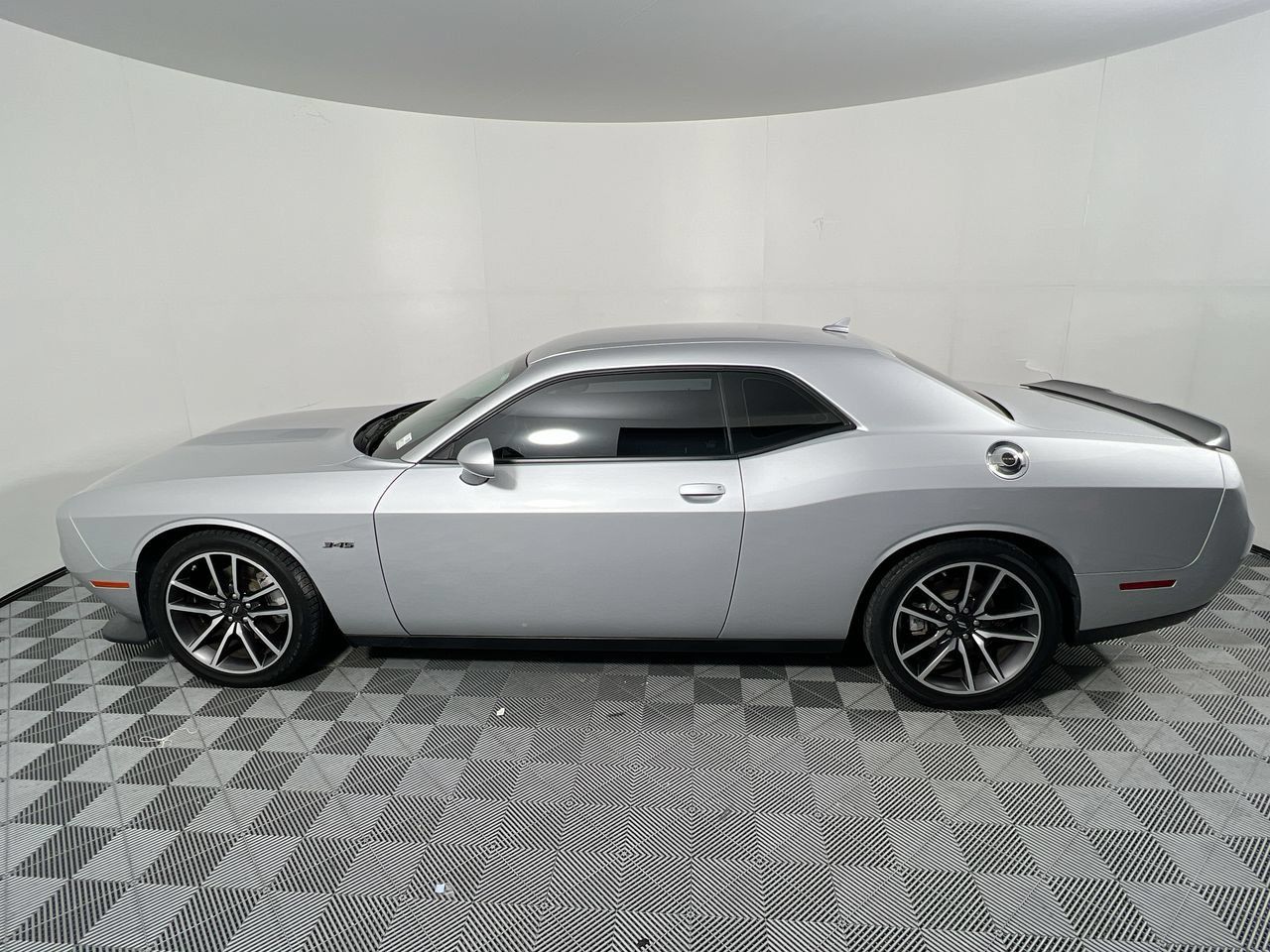 Used 2023 Dodge Challenger R/T RWD image 6