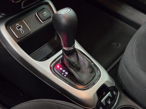 Used 2018 Jeep Compass Sport FWD image 19