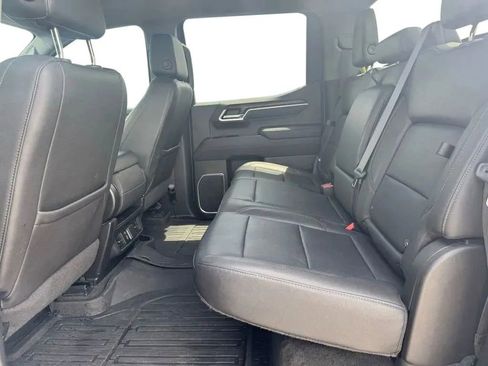 Used 2022 GMC Sierra 1500 SLT w/ X31 Off-Road Package AWD/4WD image 17