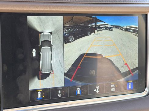 Used 2022 GMC Yukon XL Denali image 29