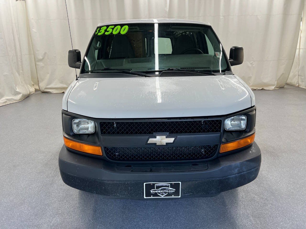 Used 2014 Chevrolet Express 1500 RWD image 2