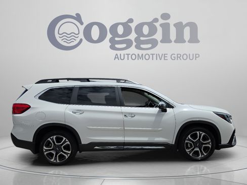 Used 2023 Subaru Ascent Touring AWD/4WD image 6